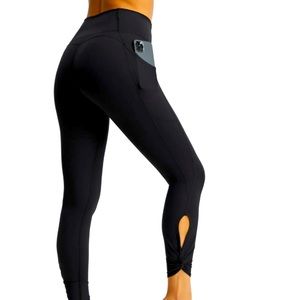 Fabletics Black Oasis High-Waisted Twist 7/8 Legging